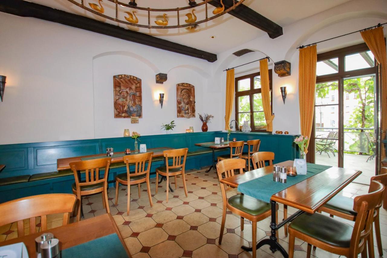 Gasthaus Zum Schwan Oschatz Buitenkant foto