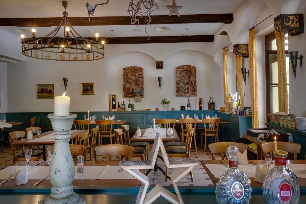 Gasthaus Zum Schwan Oschatz Buitenkant foto